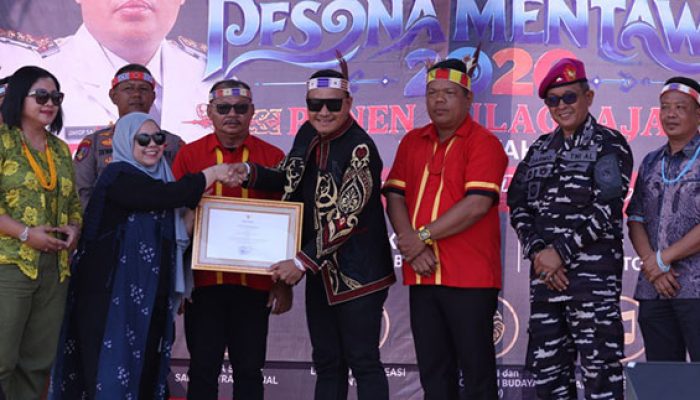 Punen Hari Jadi ke-27 Mentawai Meriah di Sikabaluan, Bupati Tegaskan Festival Bergilir ke Kecamatan